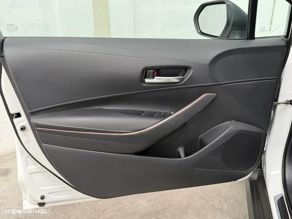 Toyota Corolla Touring Sports 1.8 Hybrid Trek - 28