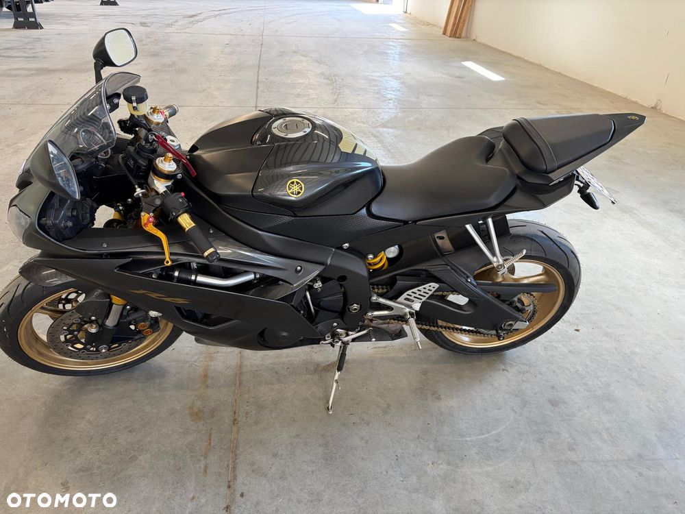 Yamaha R6 - 4
