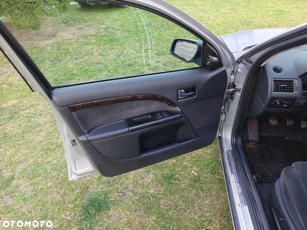Ford Mondeo - 13