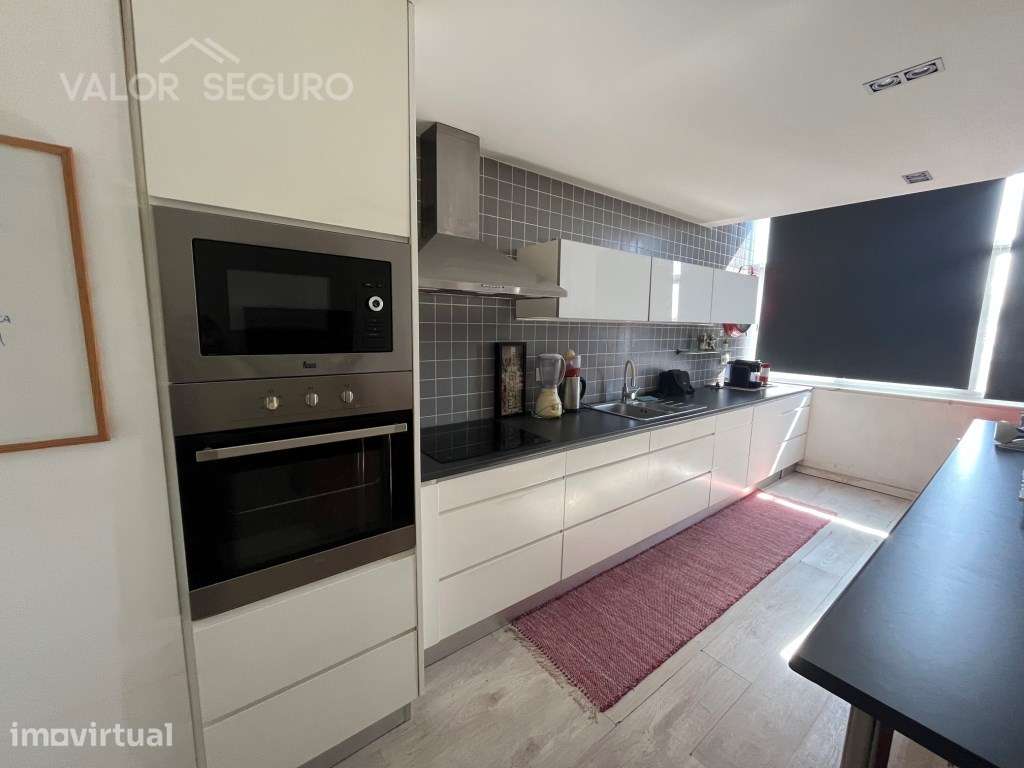 Apartamento T3 renovado em pleno centro de Alverca do Ribatejo - Grande imagem: 3/22