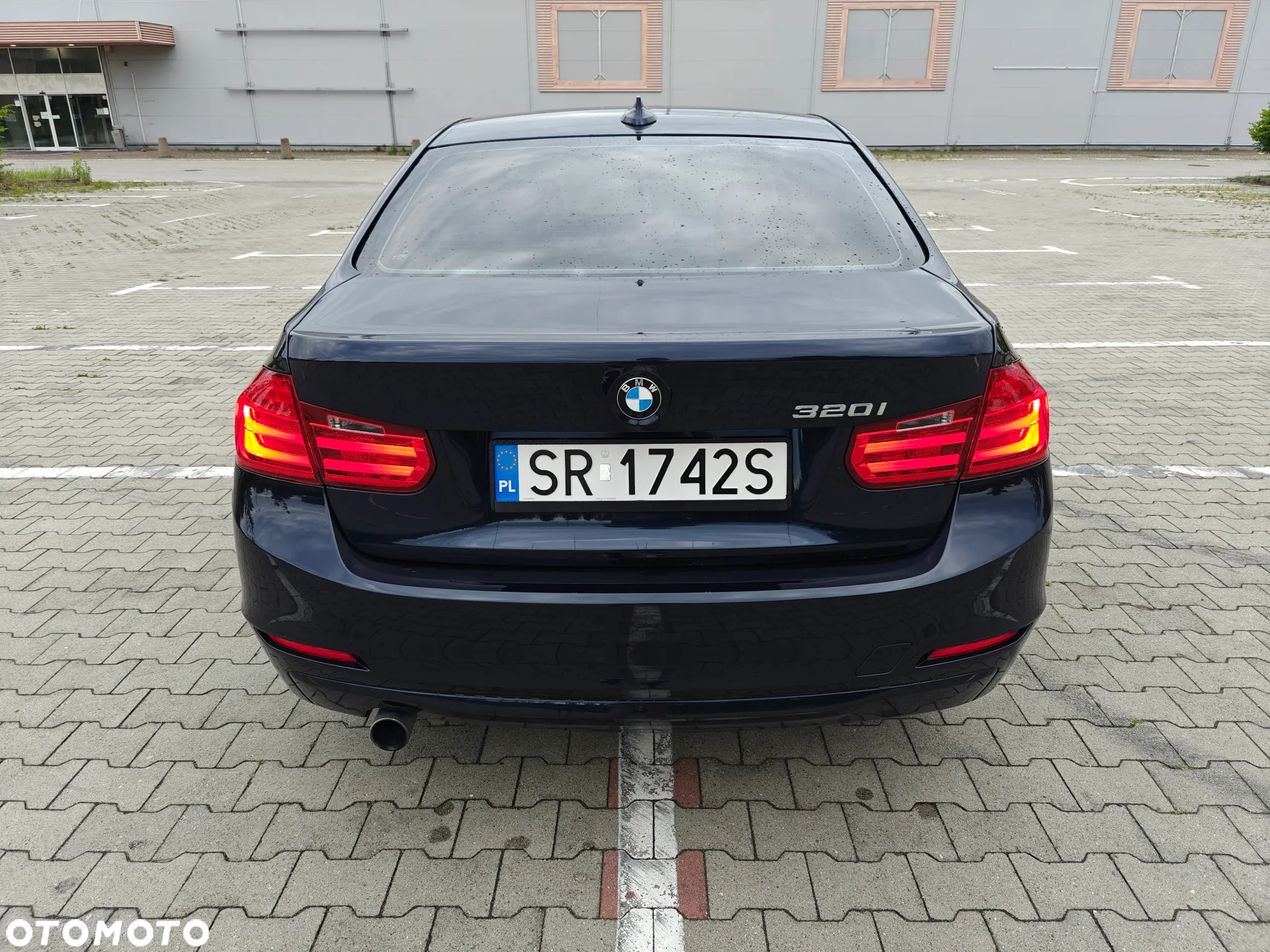 BMW Seria 3 320i - 8