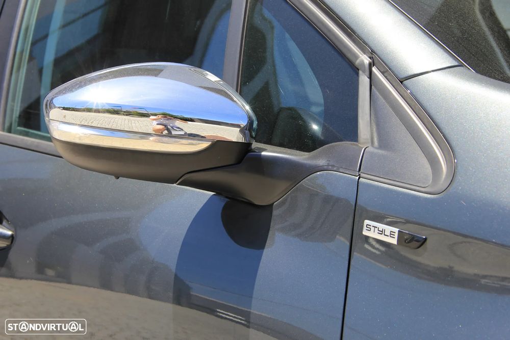 Peugeot 208 1.2 PureTech Style - 11