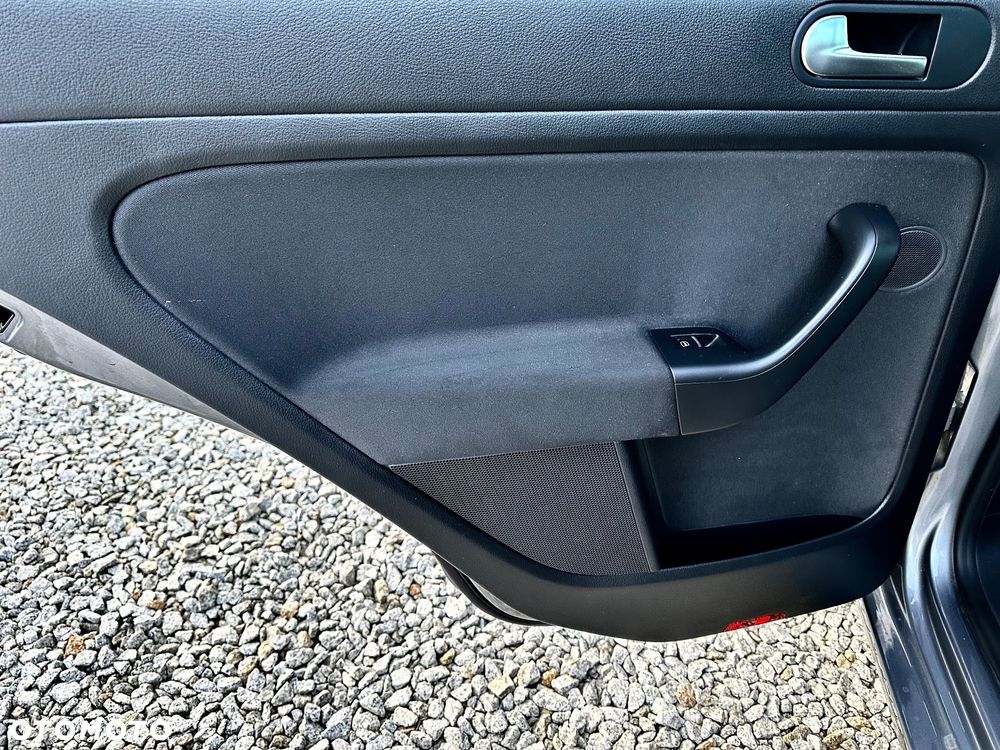 Volkswagen Golf Plus 1.6 TDI DPF Comfortline - 34