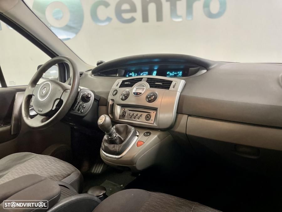 Renault Scénic 1.5 dCi Dynamique S - 17