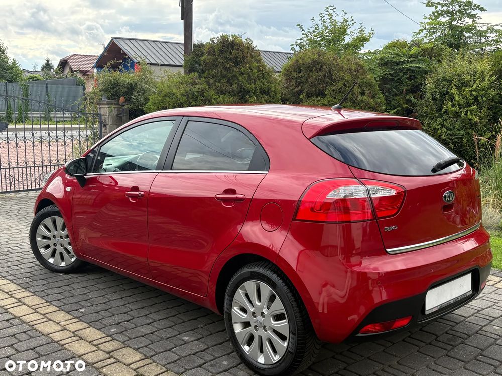 Kia Rio - 32