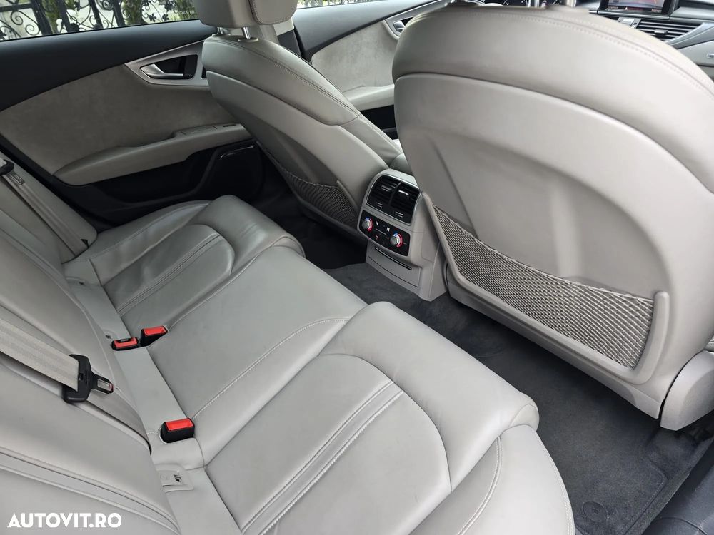 Audi A7 - 8