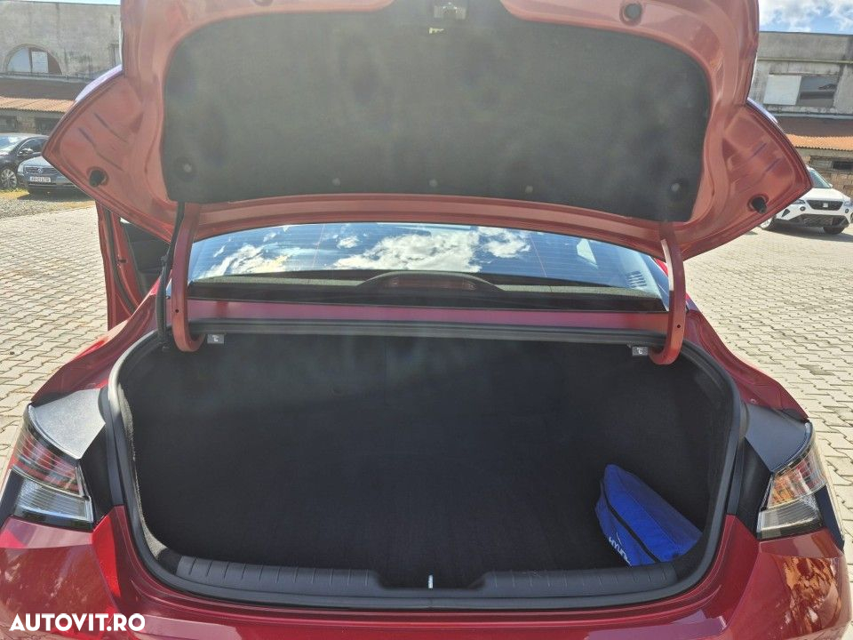 Hyundai Elantra - 17