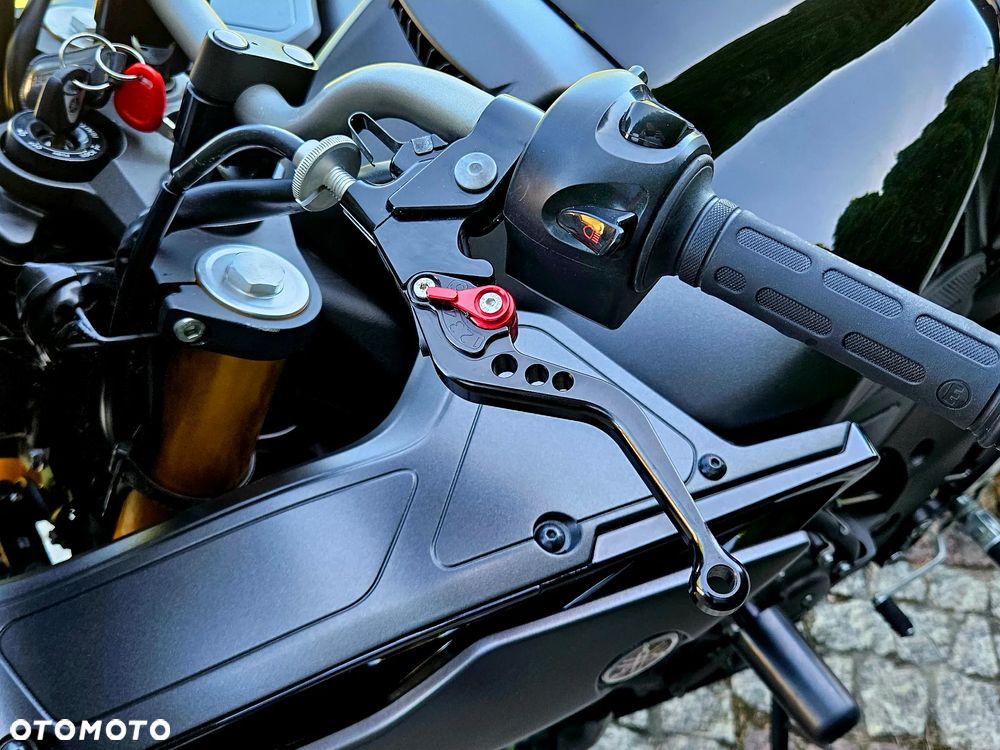 Yamaha FZ8 - 16