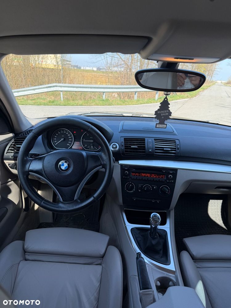 BMW Seria 1 120d - 11