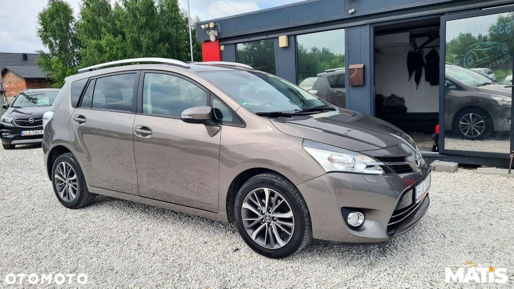Toyota Verso - 32