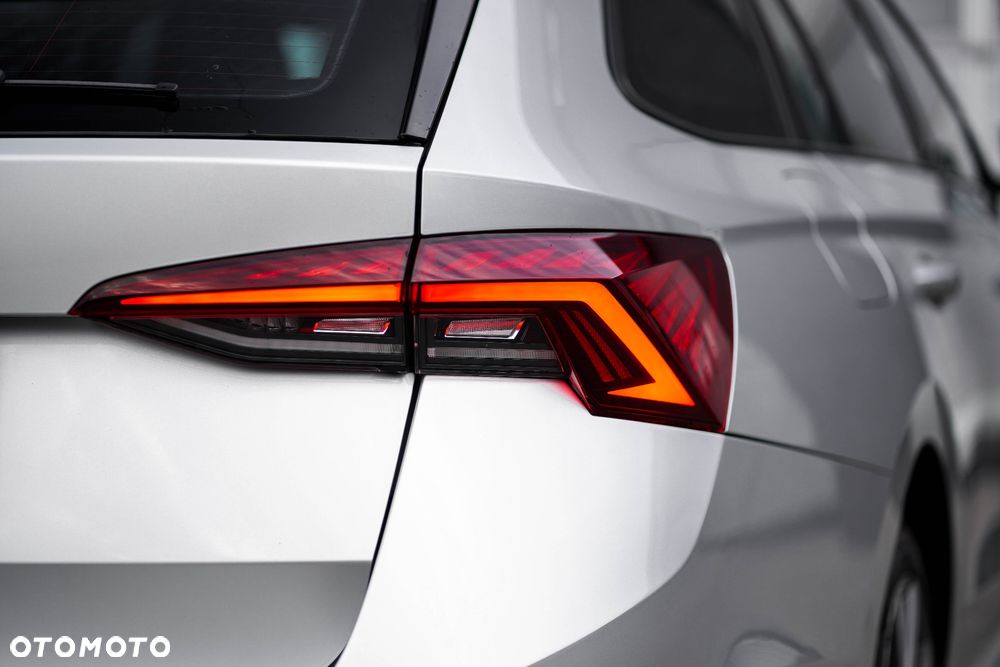 Skoda Octavia 2.0 TDI DSG First Edition - 13