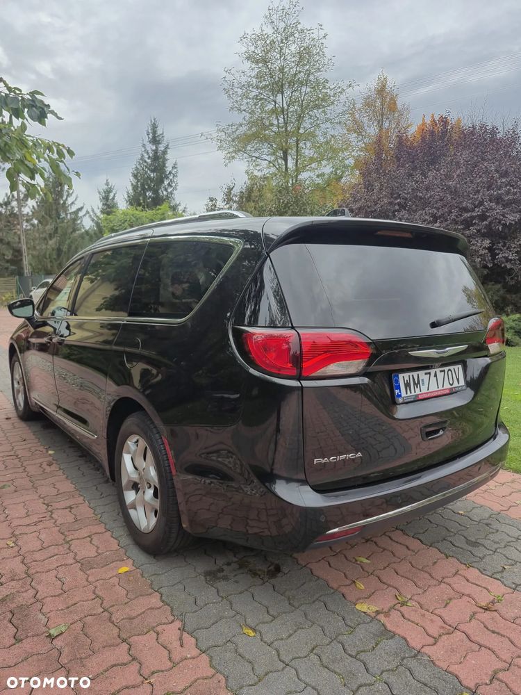 Chrysler Pacifica - 4