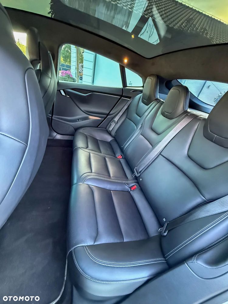 Tesla Model S Performance - 21