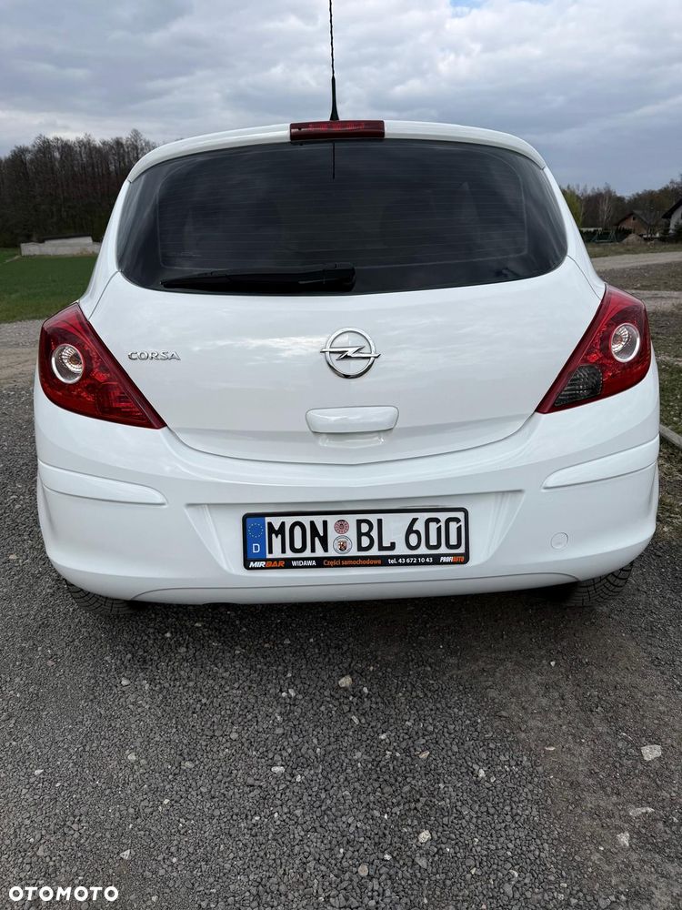 Opel Corsa 1.2 16V Essentia - 10