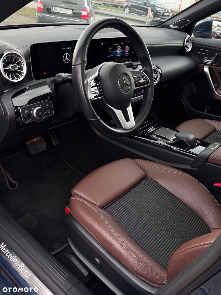 Mercedes-Benz CLA 220 4-Matic 7G-DCT - 7