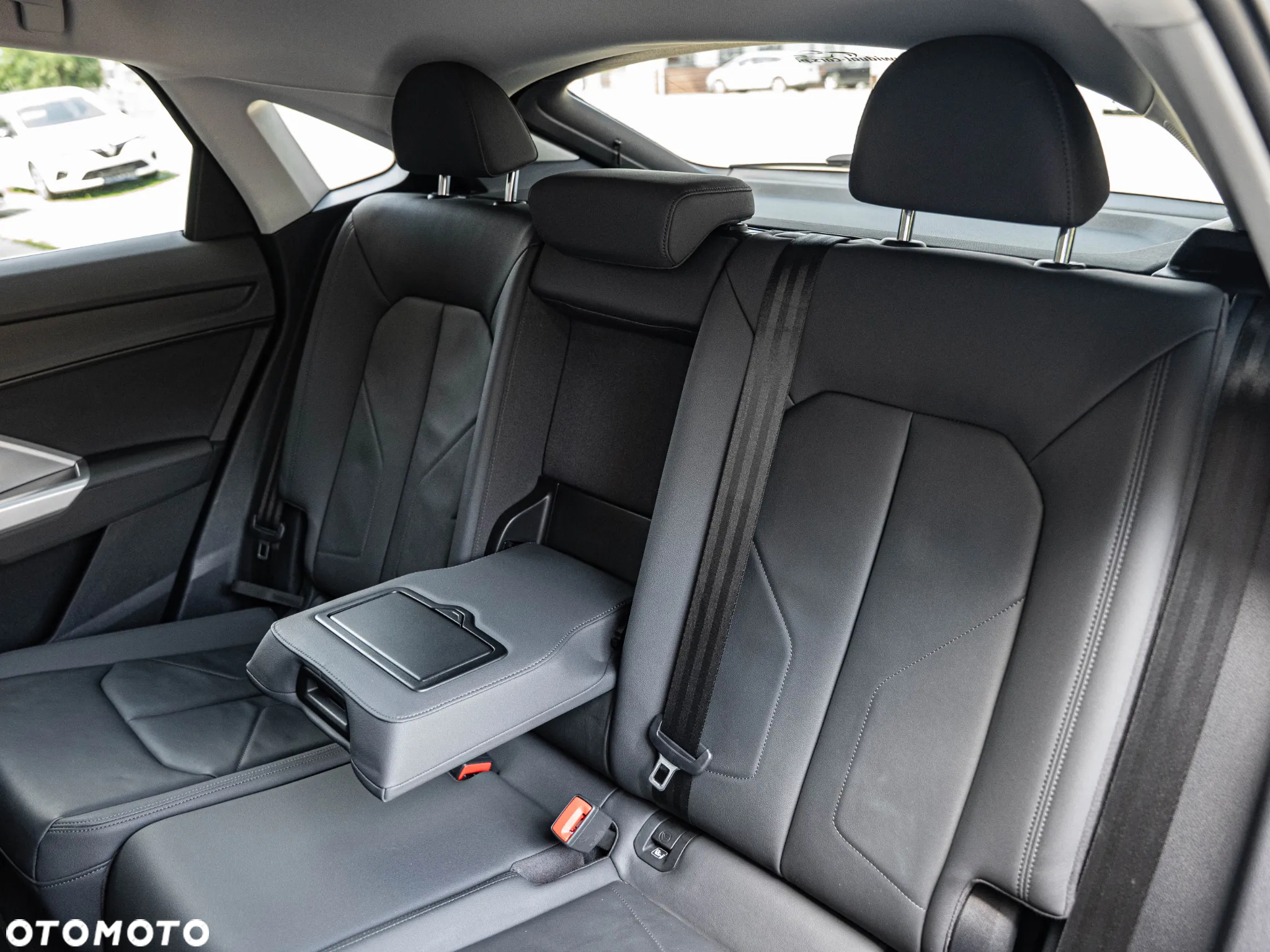 Audi Q3 Sportback 35 TDI S tronic S line - 29
