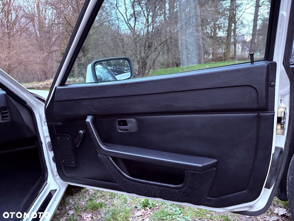 Porsche 924 - 21