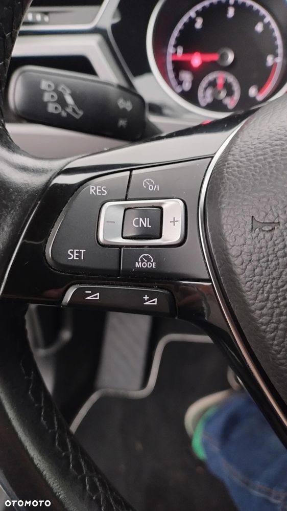 Volkswagen Touran 2.0 TDI SCR (BlueMotion Technology) DSG SOUND - 24