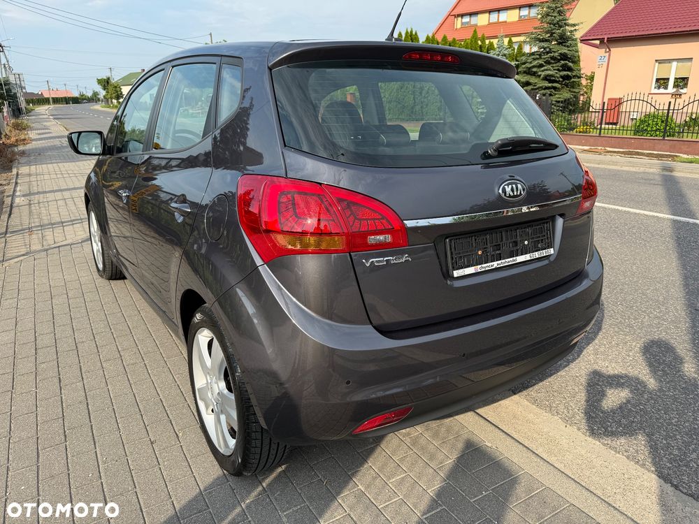 Kia Venga 1.6 L - 7
