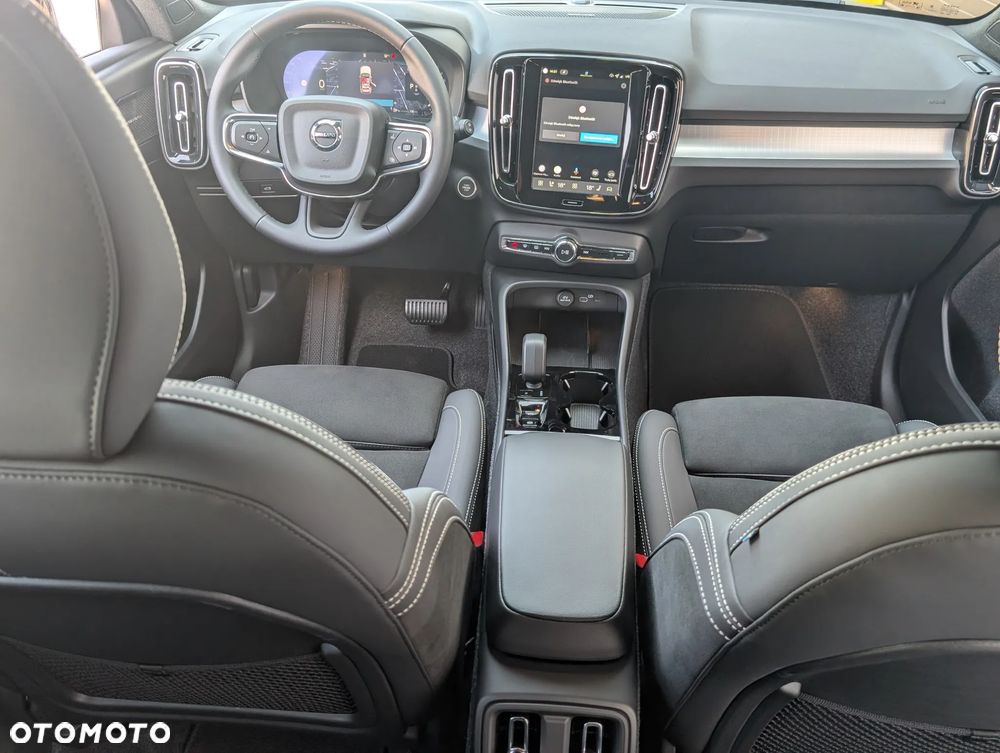 Volvo XC 40 B4 AWD Ultimate Dark - 22
