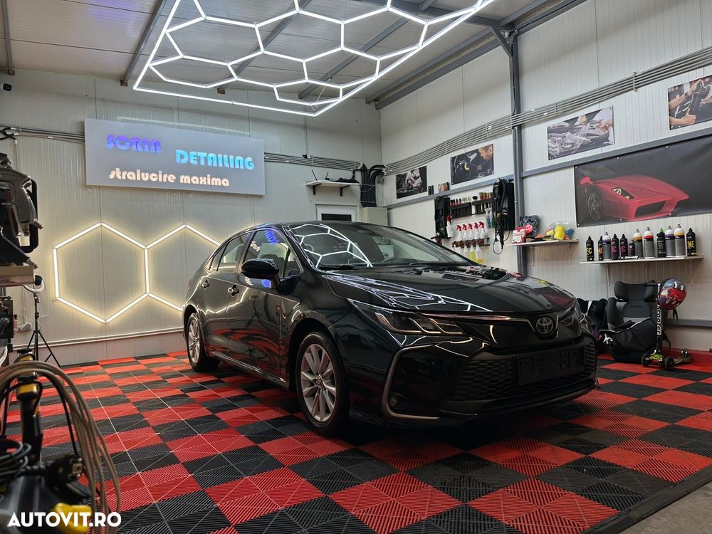 Toyota Corolla 1.8 HSD Business - 1