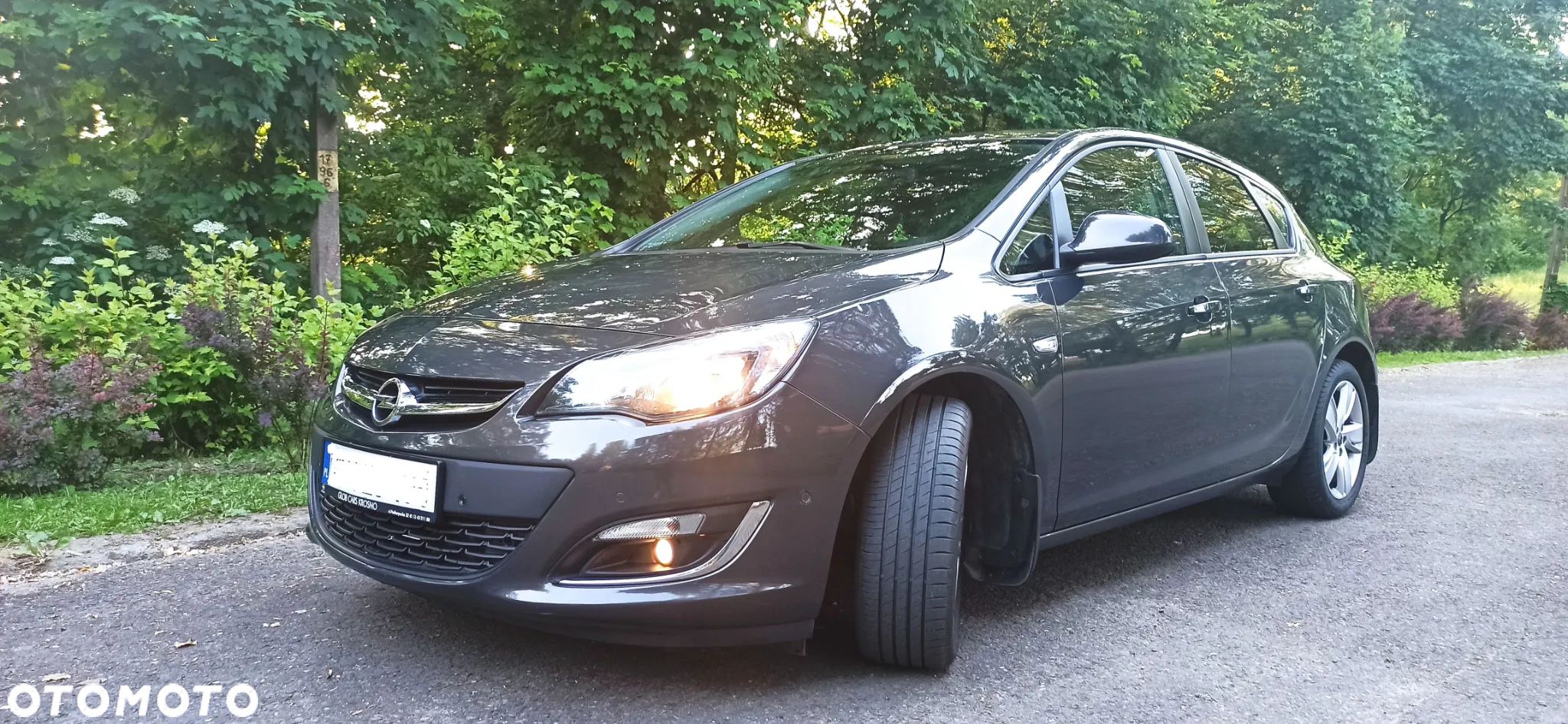 Opel Astra IV 1.4 T Active - 1