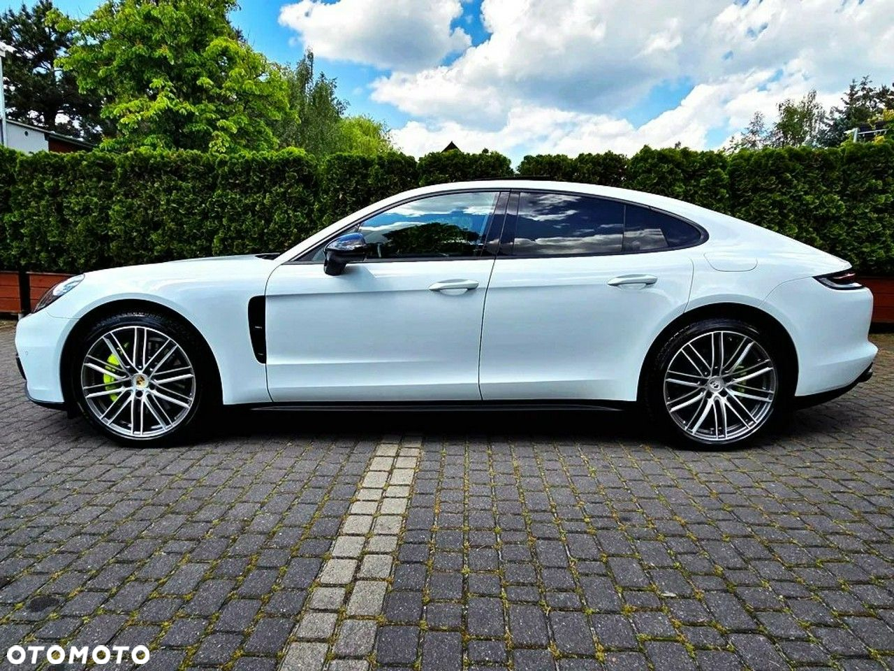 Porsche Panamera 4 Platinum Edition - 3