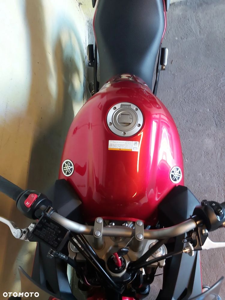 Yamaha XJ - 9