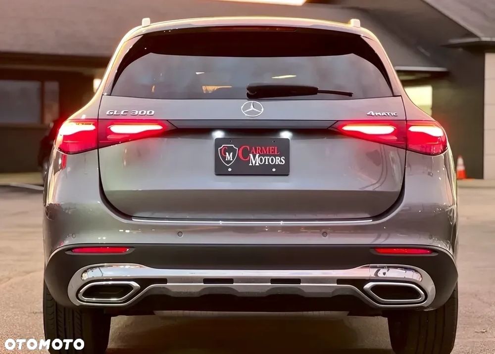 Mercedes-Benz GLC 300 4Matic 9G-TRONIC Exclusive - 5