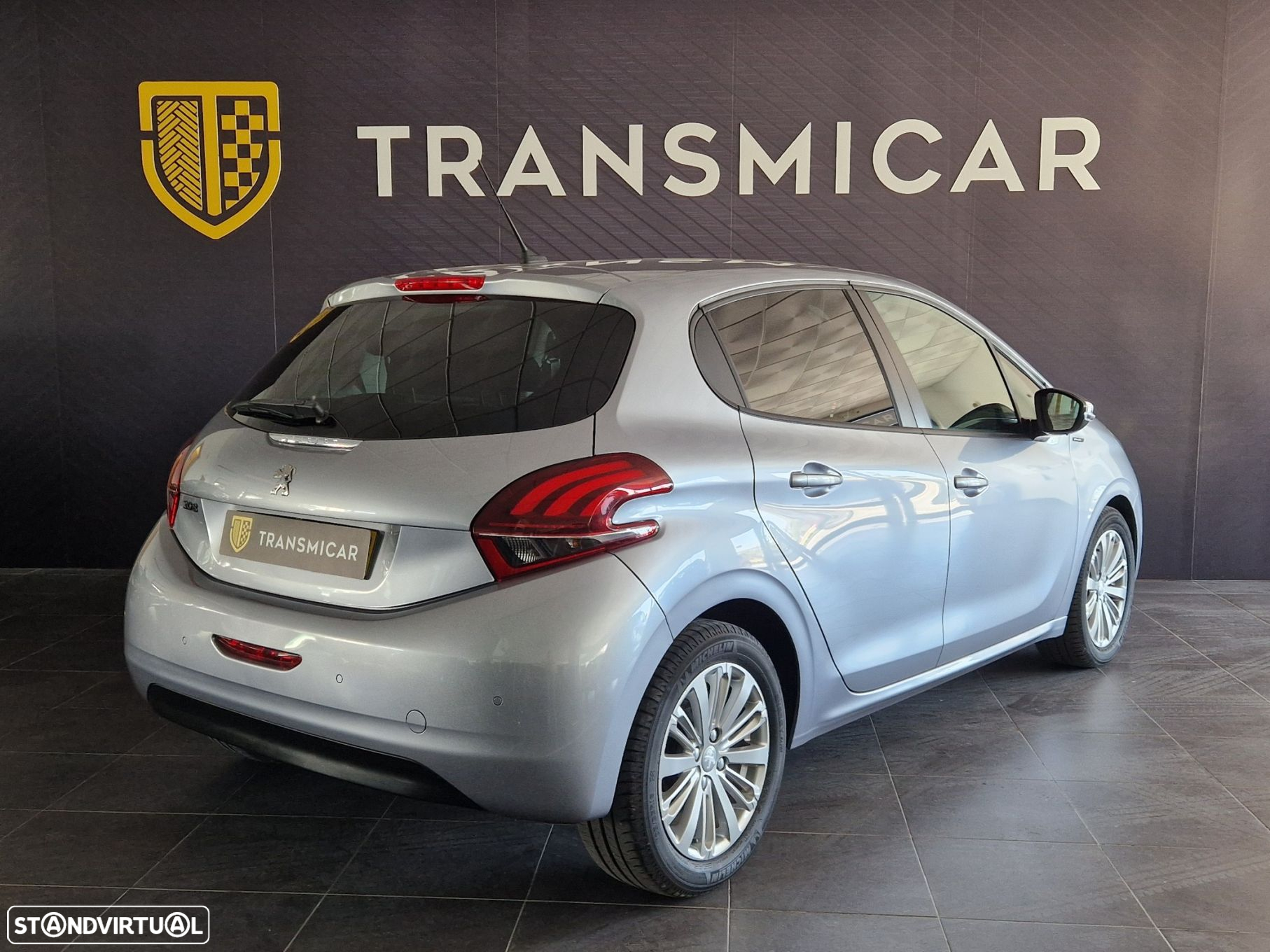 Peugeot 208 1.2 PureTech Signature - 7