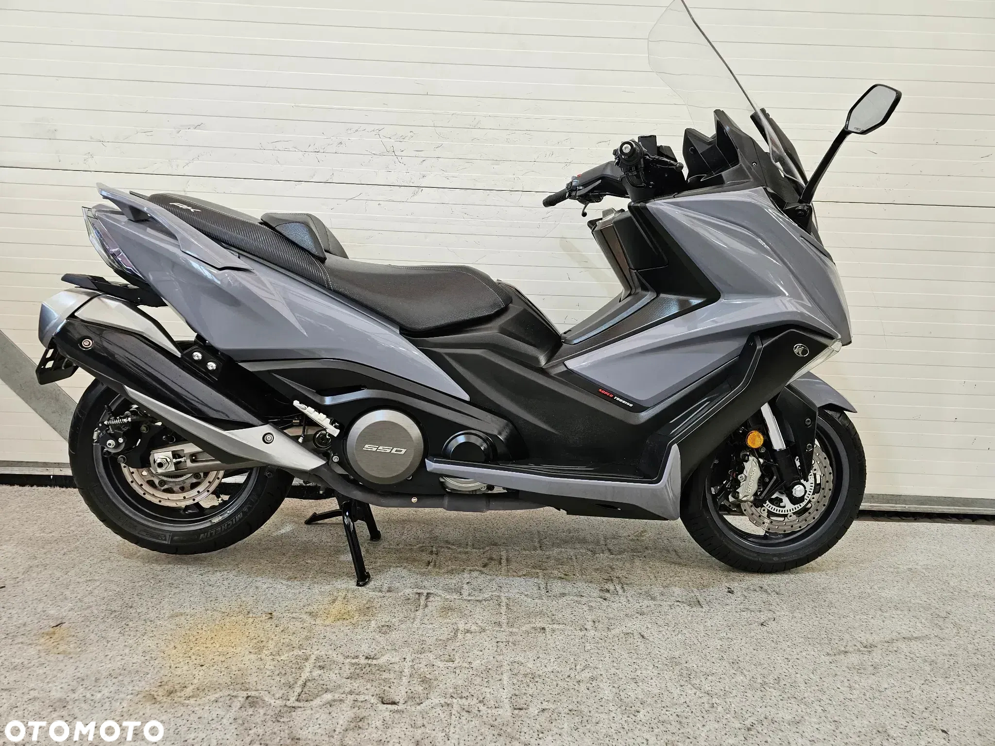 Kymco AK 550 - 7
