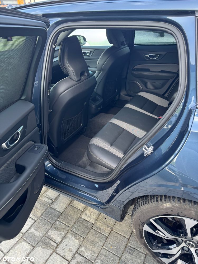 Volvo V60 B4 B Plus Dark - 12