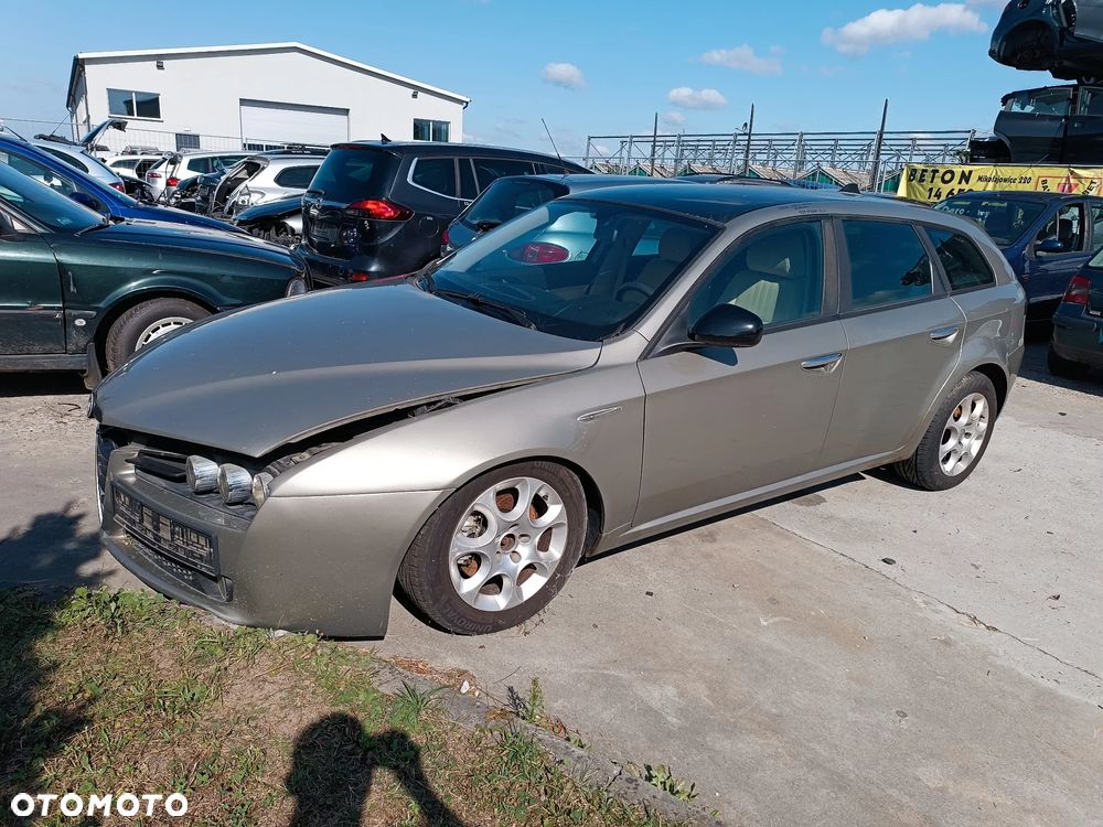 Alfa romeo 159 z sinikiem 1,9 8v ozn 939A7000 i skrzynią manualną 6 biegów  Części - 8