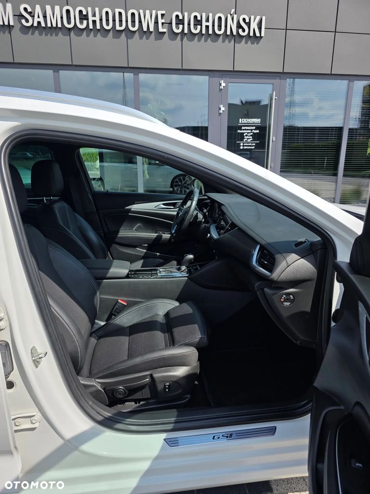 Opel Insignia 2.0 T 4x4 GSi + S&S - 30