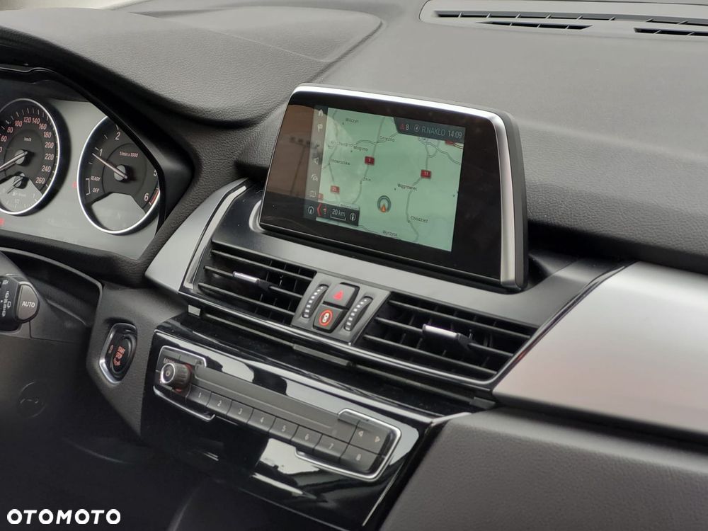 BMW Seria 2 220d Active Tourer Advantage - 25