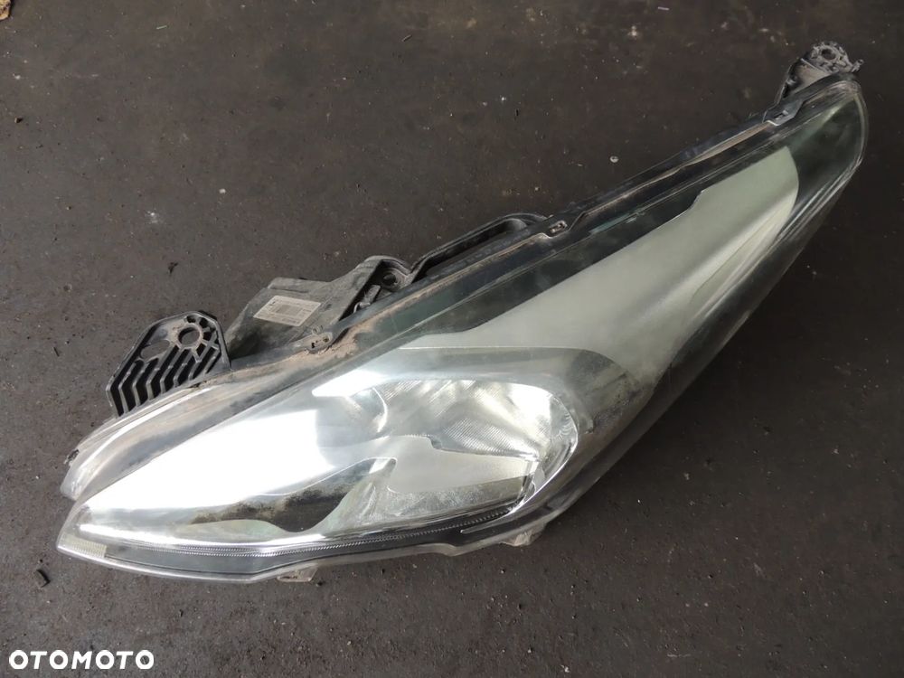 Reflektor Lampa lewa przednia Peugeot 3008 '14 lift GB - 1