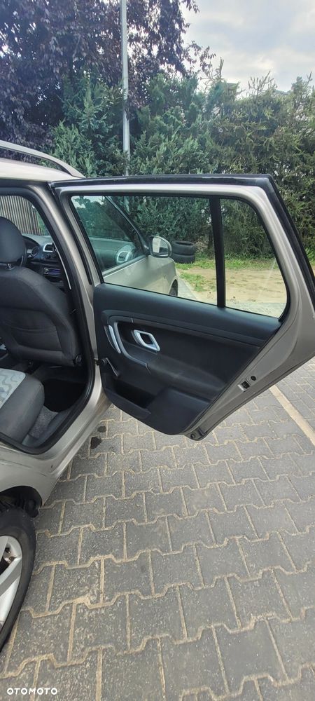 Skoda Fabia 1.2 HTP Elegance - 21