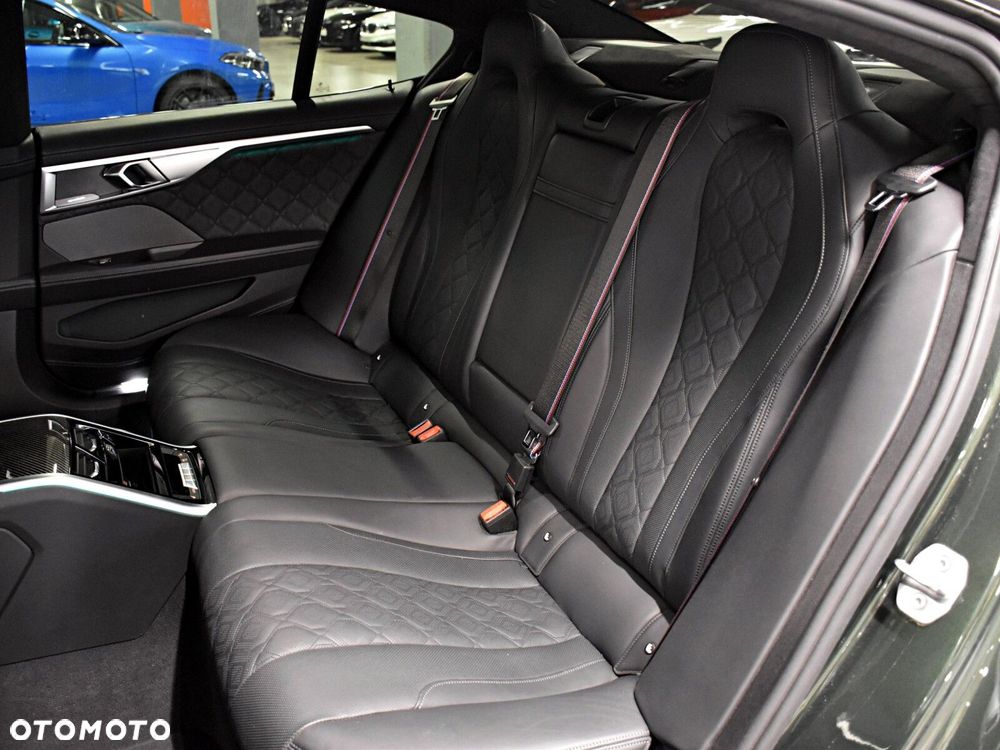 BMW M8 Competition - 11