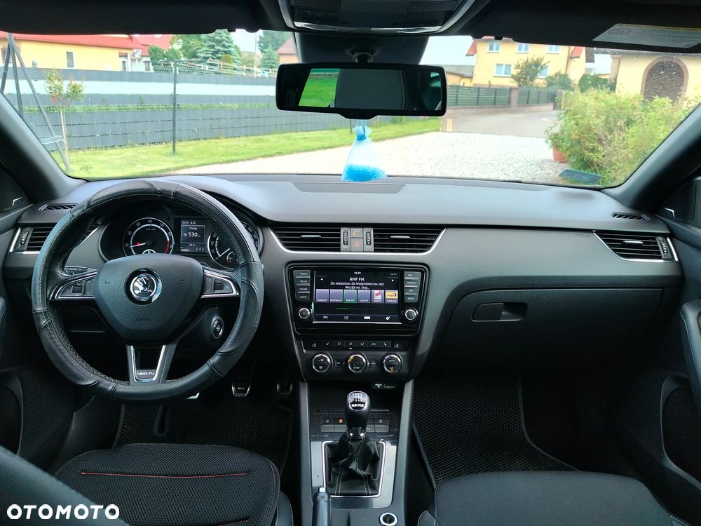 Skoda Octavia 2.0 TSI RS - 19