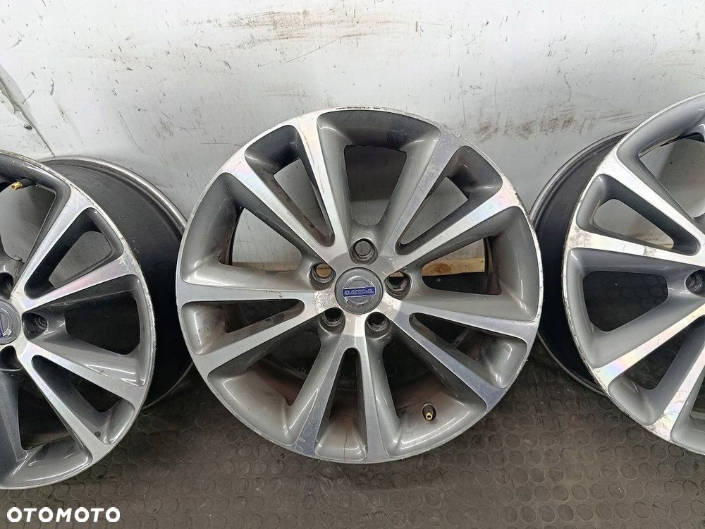 FELGI ALUMINIOWE KOMPLET 17 VOLVO S40 II 31202073  31280005 - 8