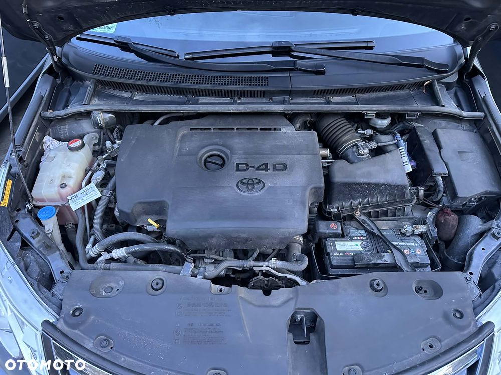 Toyota Avensis 2.0 D-4D Premium - 9