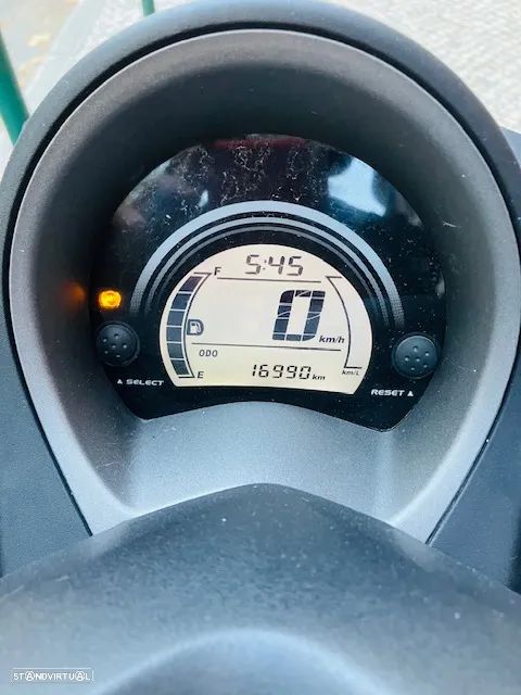 Yamaha NMAX - 5