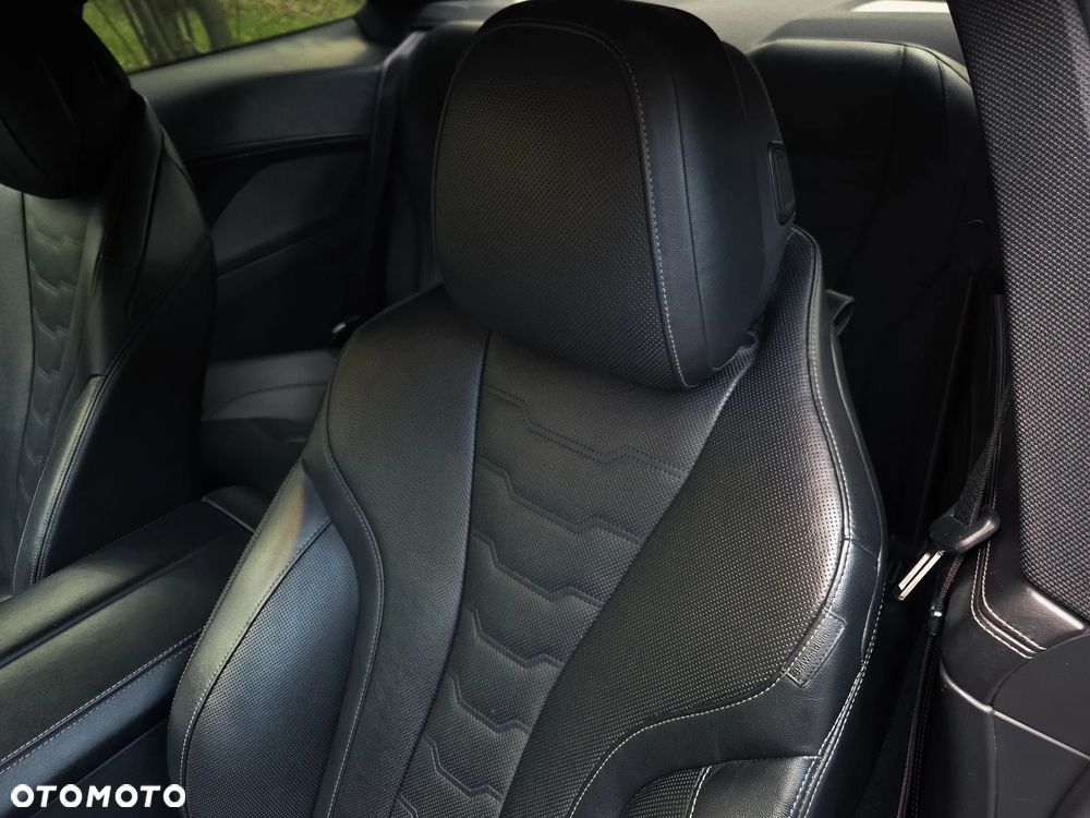 BMW Seria 8 - 17