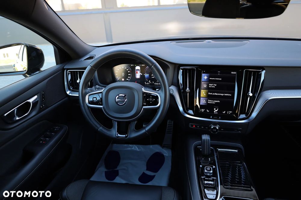 Volvo V60 T6 AWD Recharge Geartronic RDesign - 27