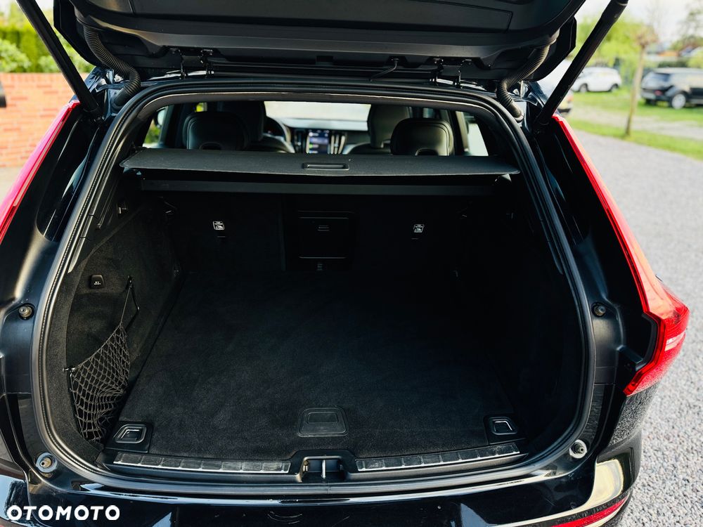 Volvo XC 60 B4 D AWD Geartronic RDesign - 28