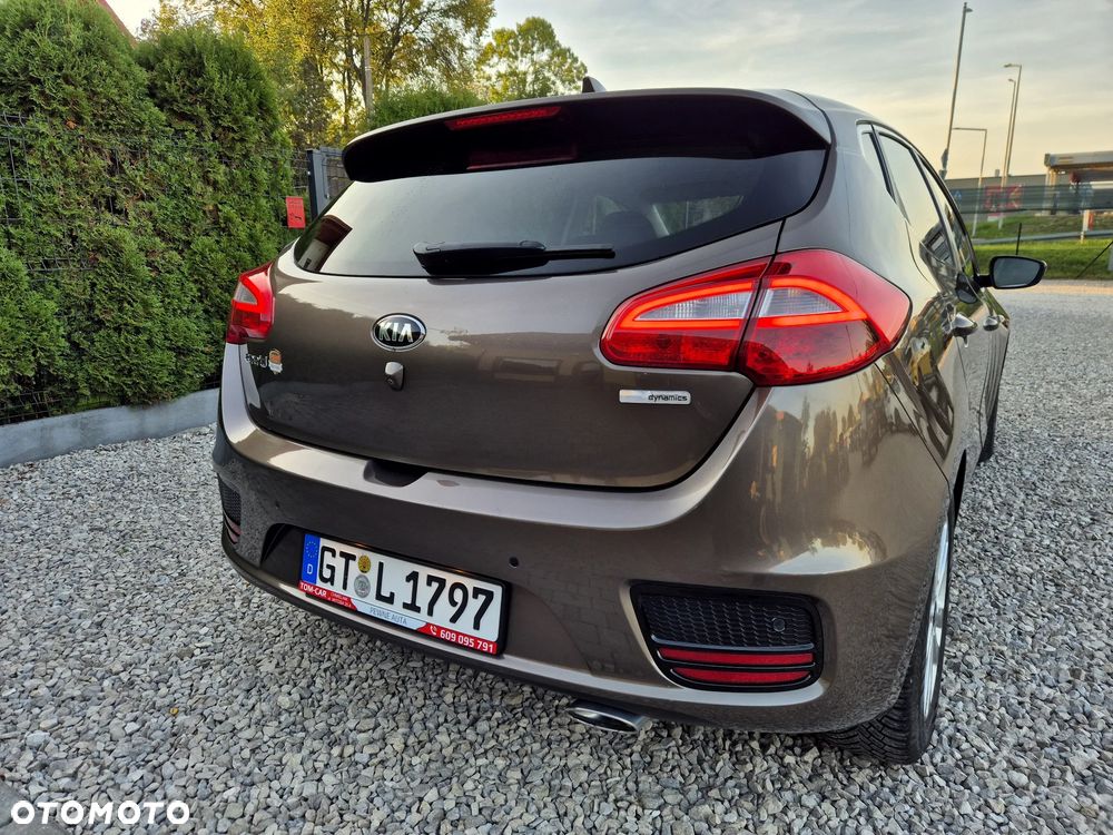 Kia Ceed 1.6 GDI Dream Team Edition - 14