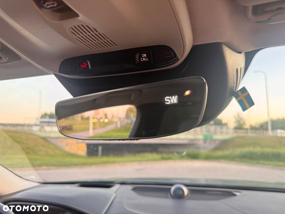 Volvo V90 Cross Country T6 AWD Pro - 27