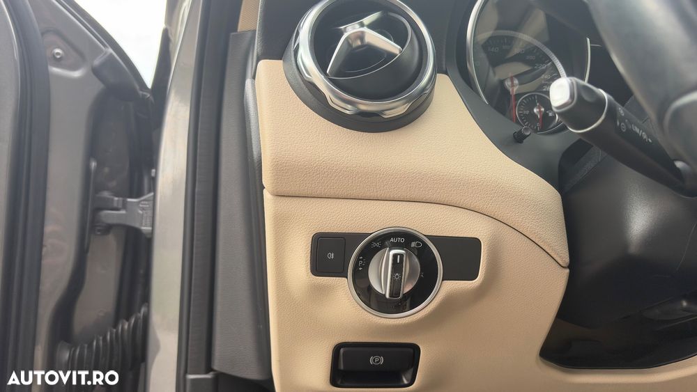 Mercedes-Benz GLA - 23