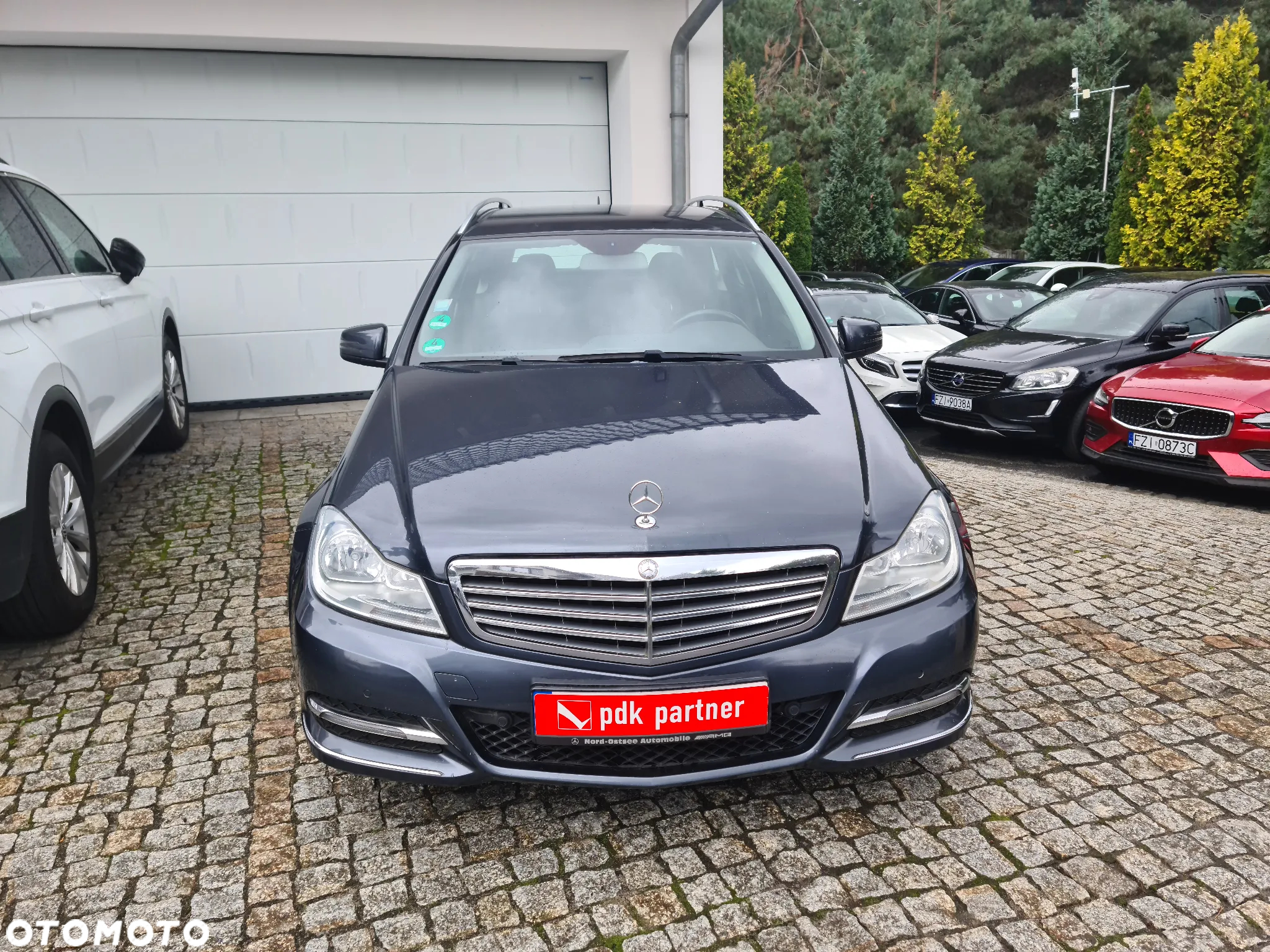 Mercedes-Benz Klasa C 180 CGI BlueEff Elegance - 8