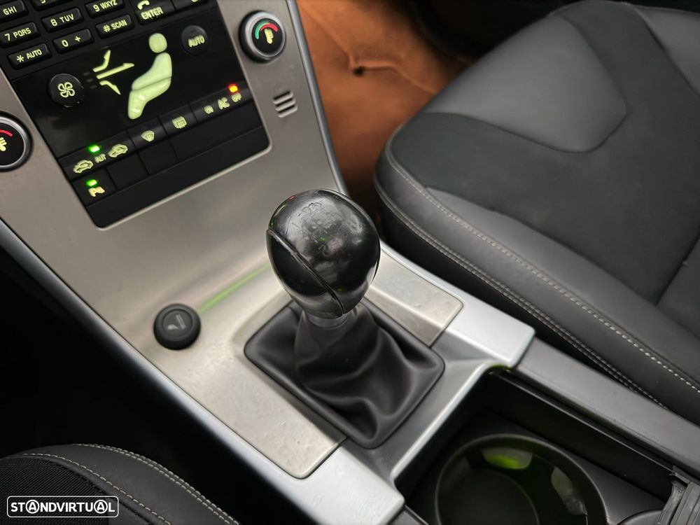 Volvo XC 60 2.0 D3 Drive Momentum - 23